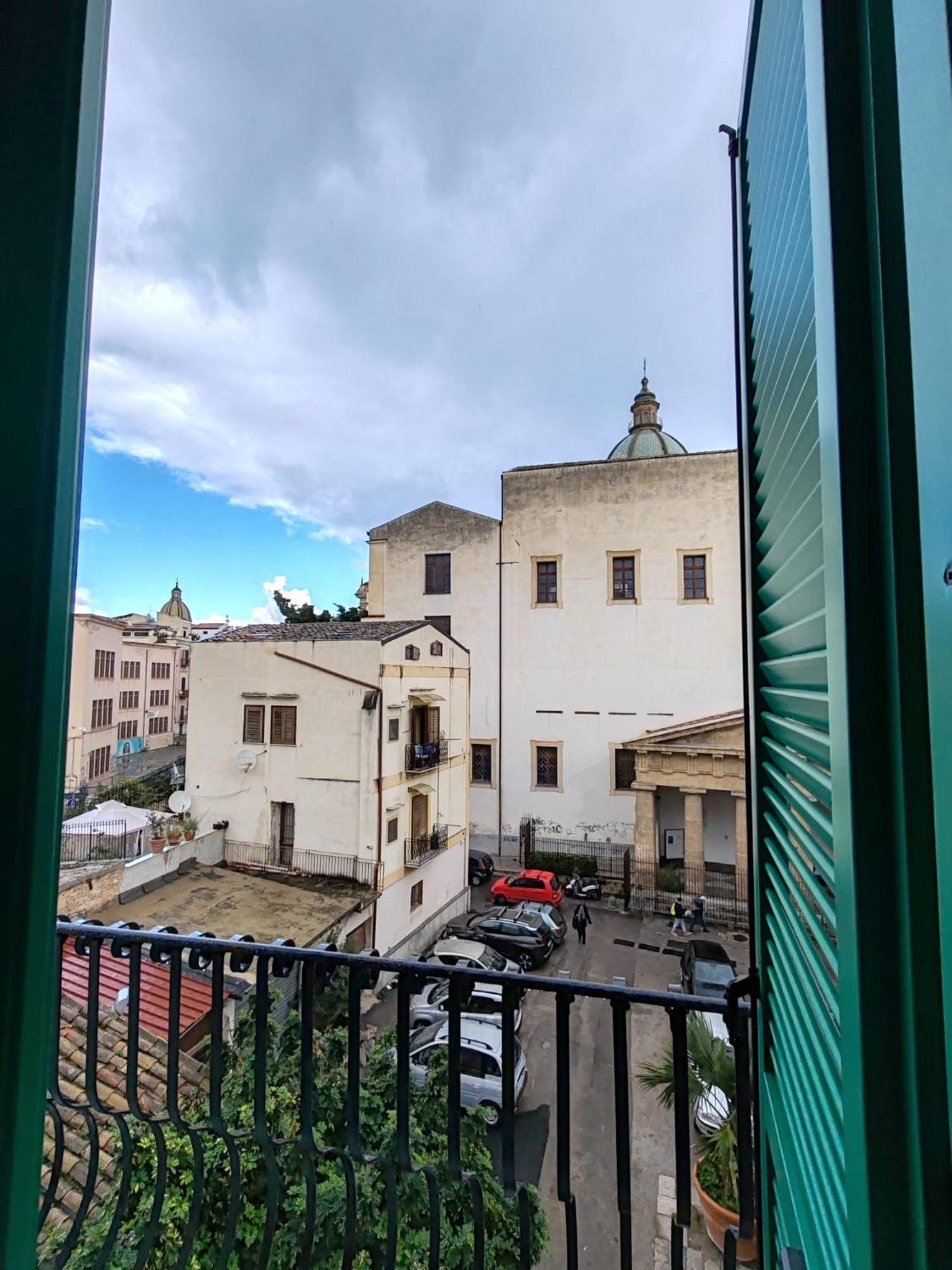 Lily Apartments Palermo Exteriör bild