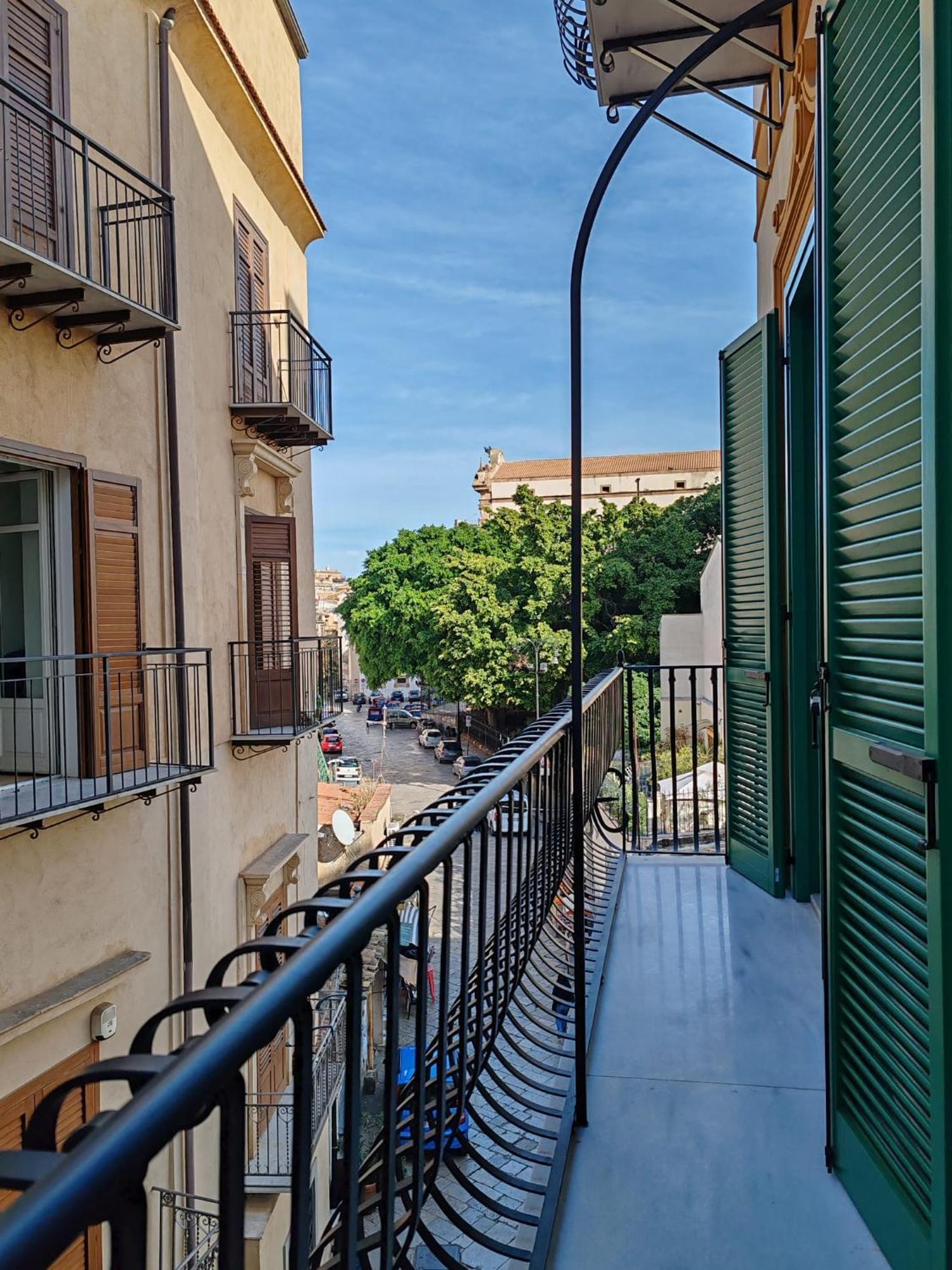 Lily Apartments Palermo Exteriör bild