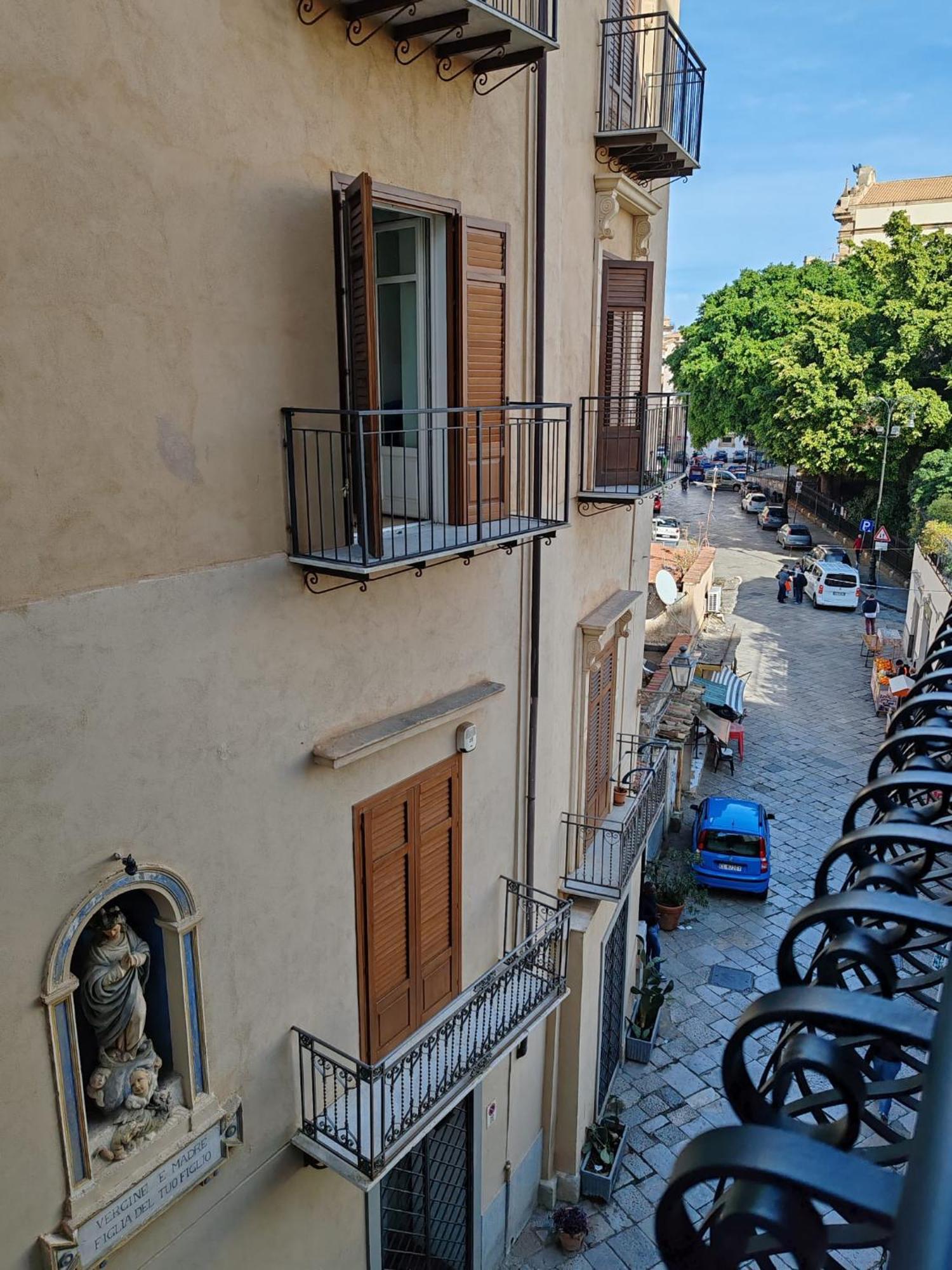 Lily Apartments Palermo Exteriör bild